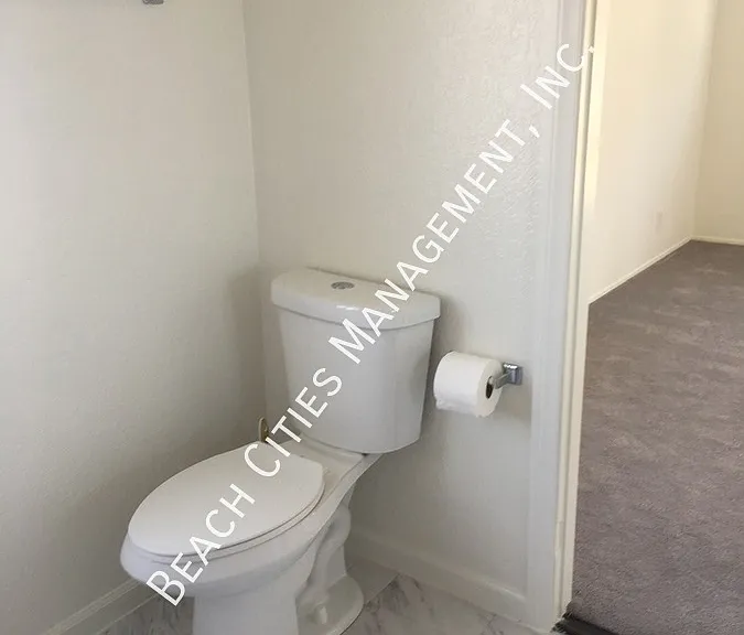202 Elmira Ave — Photo 16