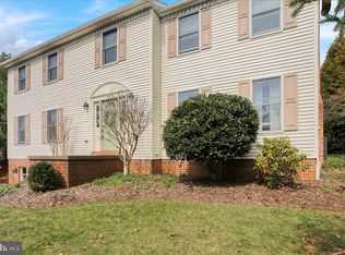 15 Golfview Ln, Reading, PA 19606