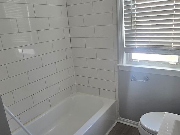5th image of 3023 Livingston Ave