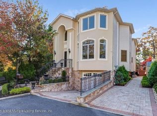 24 Ivan Ct, Staten Island, NY 10309