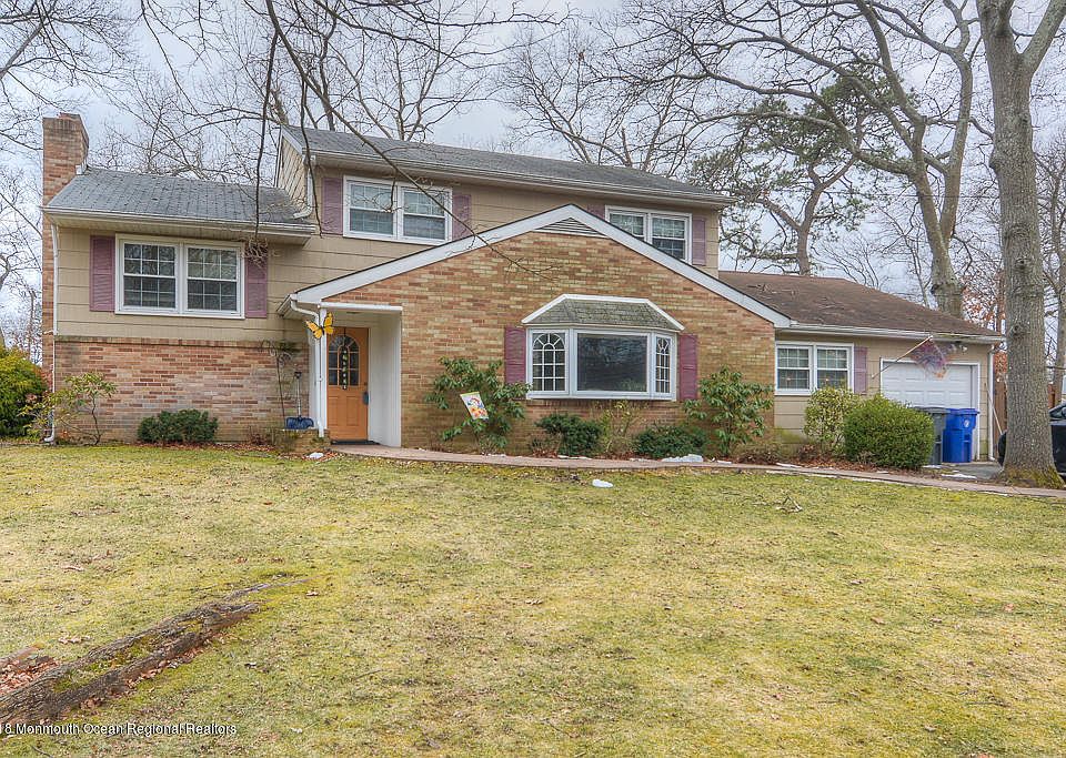 1st image of 61 Shady Nook Dr