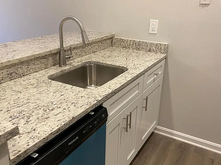 34 Hancock Pl NE — Photo 3