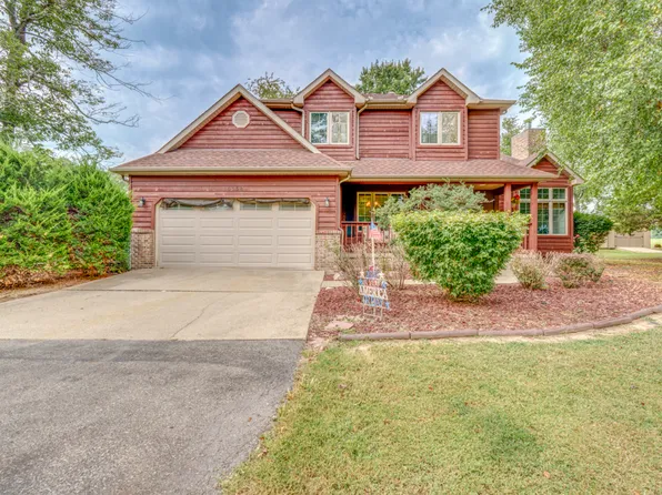 15558 E Country Meadows Rd, Mount Vernon, IL 62864
