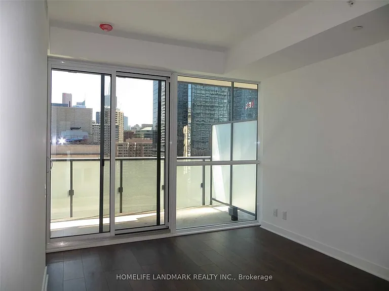 15 Grenville St #1601 — Photo 4