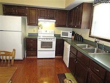 3rd image of 181 Alexander Dr