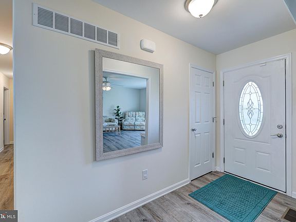 3rd image of 7509 Broad Creek Cir