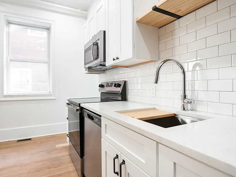 4402 Butler St — Photo 5