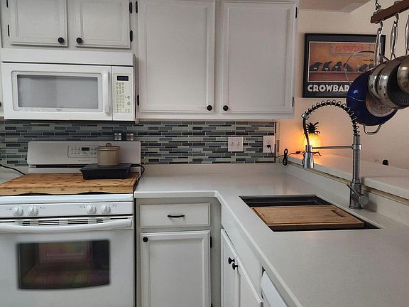 5th image of 3174 Myles Dr