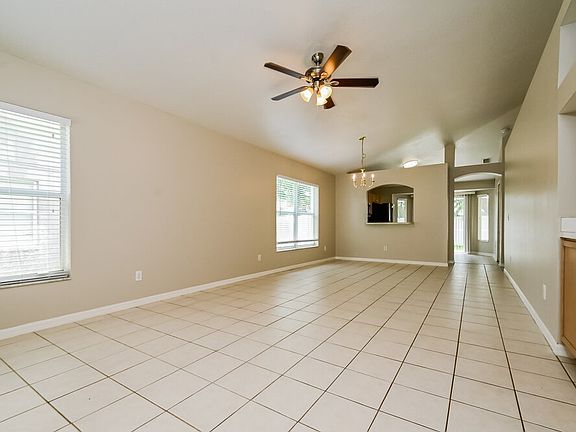 3rd image of 12622 Montford Ln