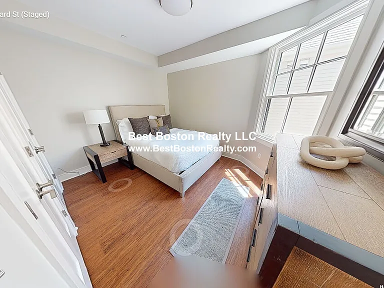386 Harvard St — Photo 8