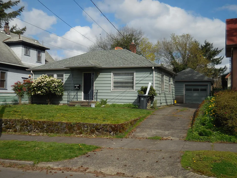 4121 SE Ellis St