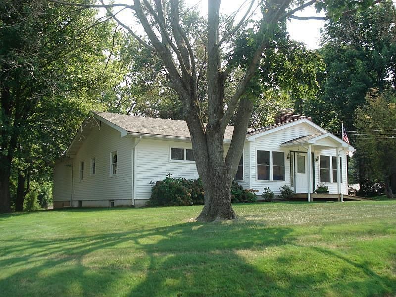 2nd image of 112 Francis St