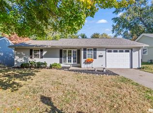 26 Nottingham Dr, Chatham, IL 62629