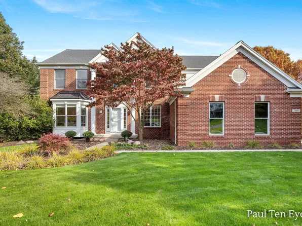 7069 Maplecrest Dr SE, Grand Rapids, MI 49546