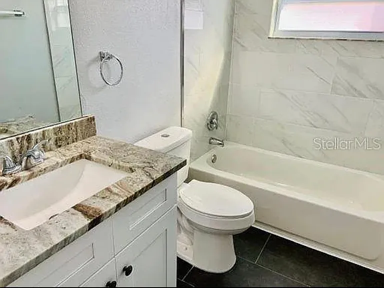 693 Shady Ct — Photo 4