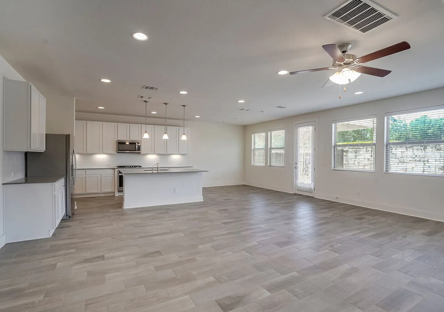 9102 Moonstone Drive Austin, TX 78729 — Photo 3