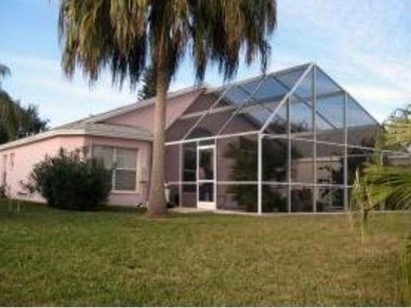 2nd image of 8025 Bracken Ln