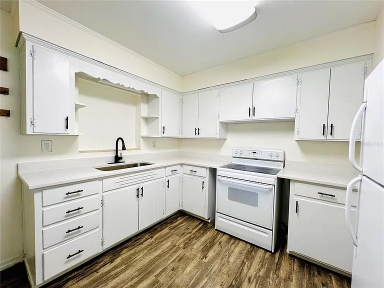 501 Avenue G SE #A — Photo 12