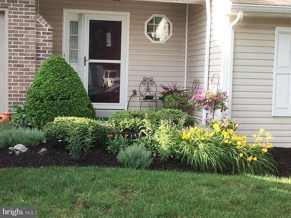 2nd image of 6418 Terrace Ct