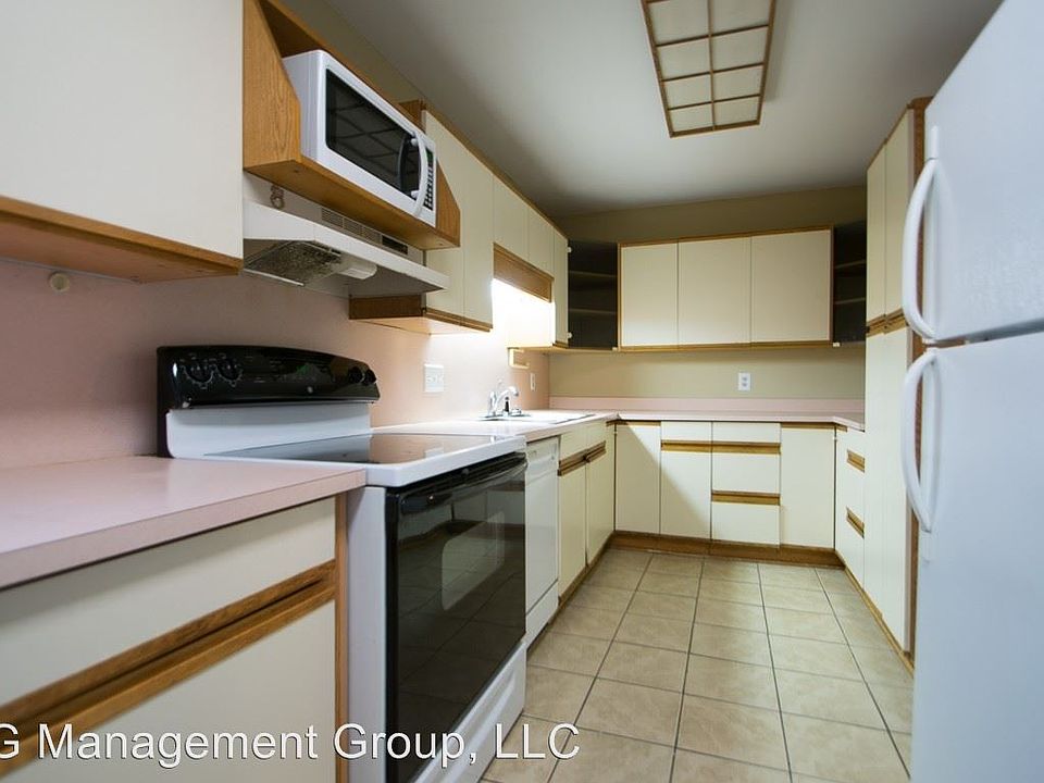 1st image of 8321 Park Vista Cres