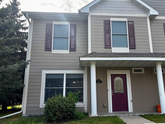 2nd image of 1850 Macintosh Ct