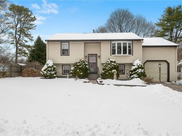 74 Arnolds Neck Dr, Warwick, RI 02886