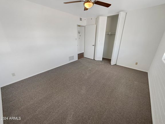 3rd image of 10621 W AUGUSTA Drive