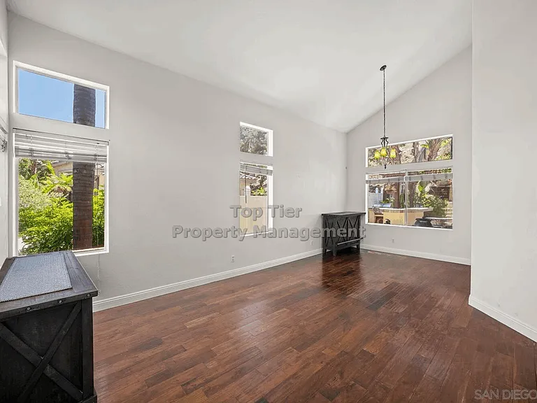 1690 Mountain Pass Cir — Photo 5