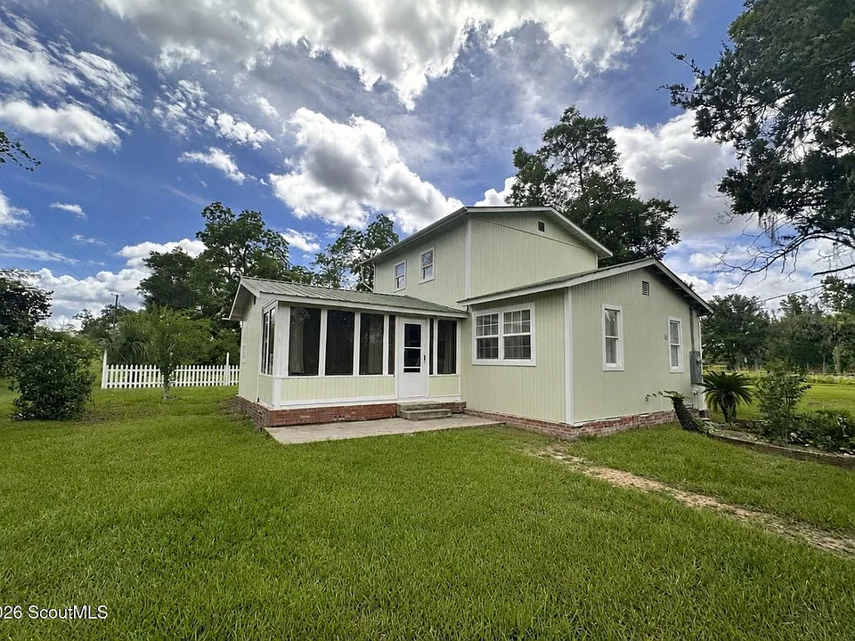 6285 Pond Ave