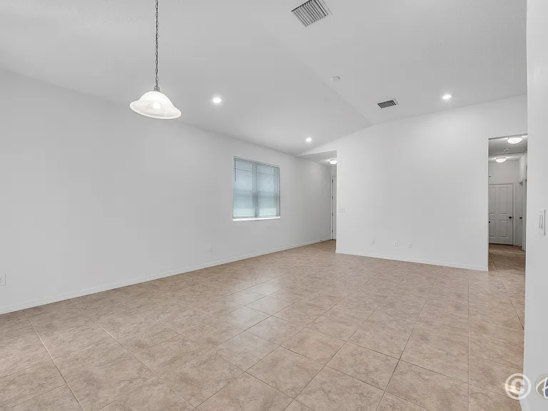 7608 Sunshine Bridge Ave — Photo 9