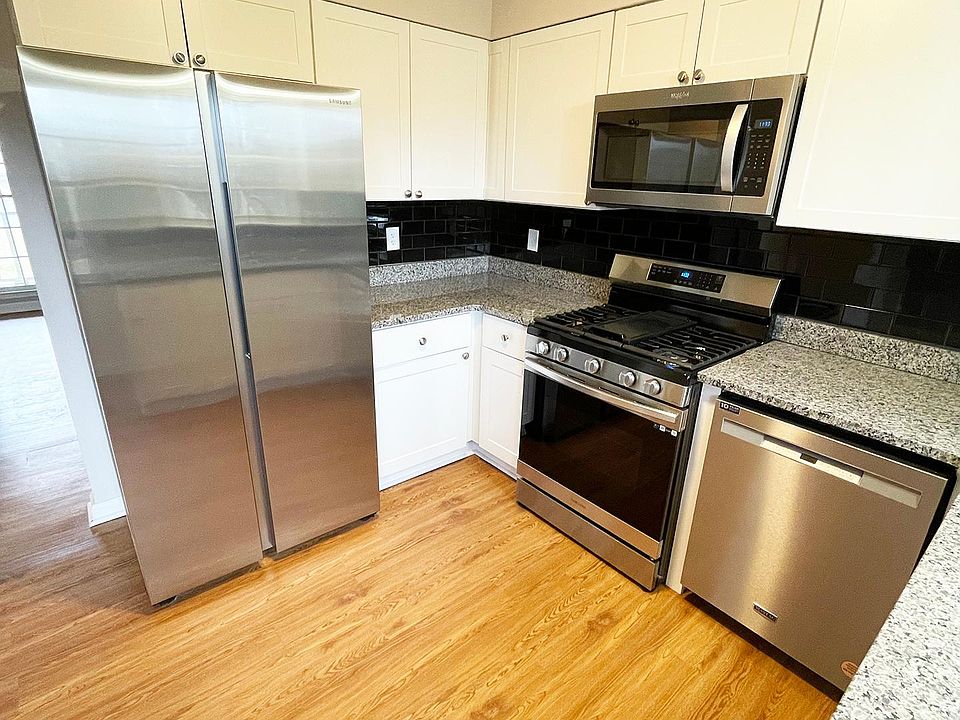 1st image of 2760 Macby Ave