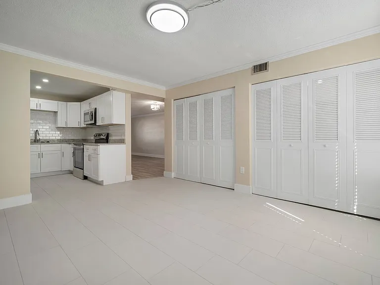 4533 Overlook Dr NE #B — Photo 31