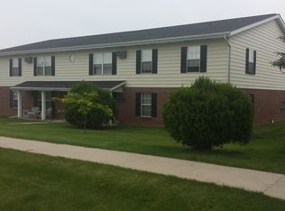 2125 Sylvan Way APT 6, West Bend, WI 53095