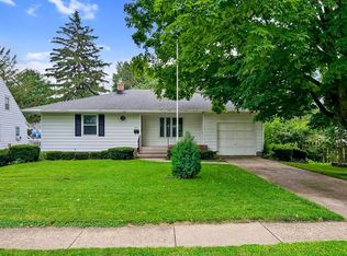 807 S Park Blvd, Freeport, IL 61032