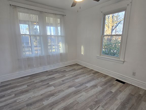 5th image of 4214 Cambridge St APT 1