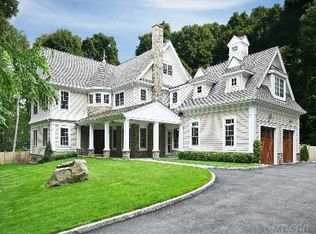 18 Laurel Cove Rd, Oyster Bay, NY 11771