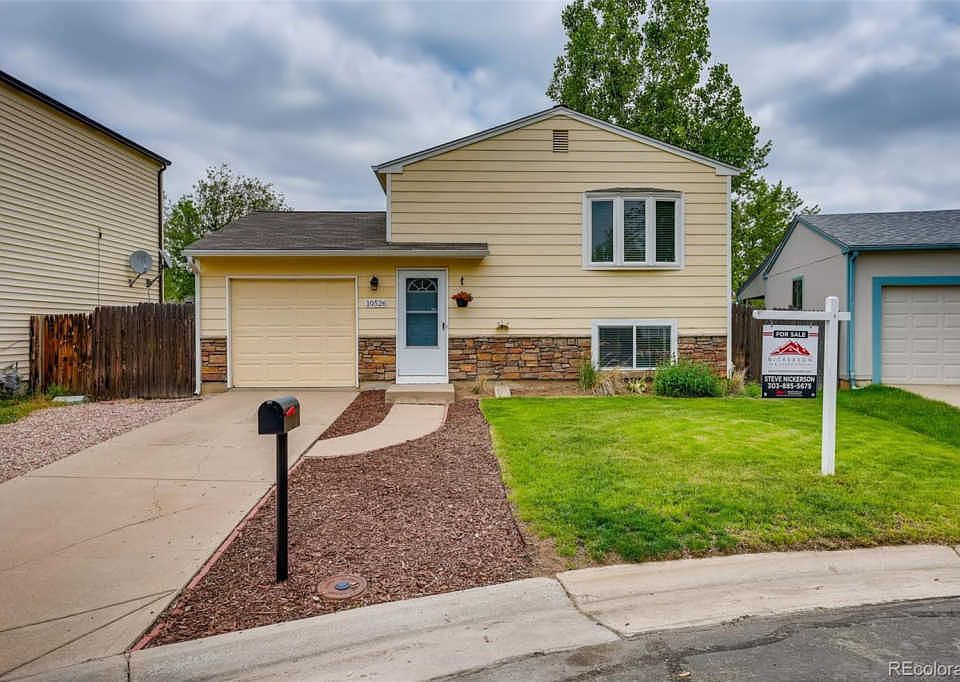 1st image of 10526 W 106th Pl
