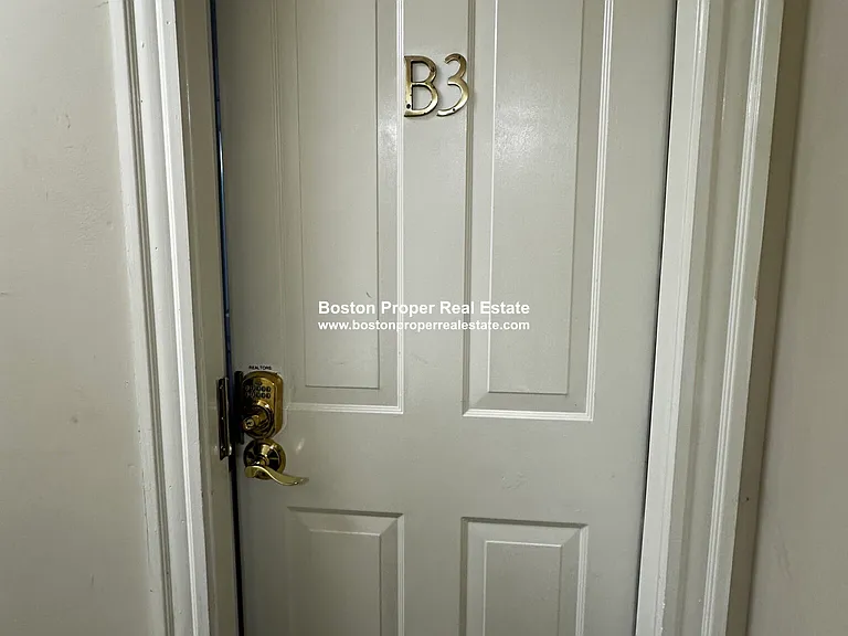 211 Park Dr #B1 — Photo 4