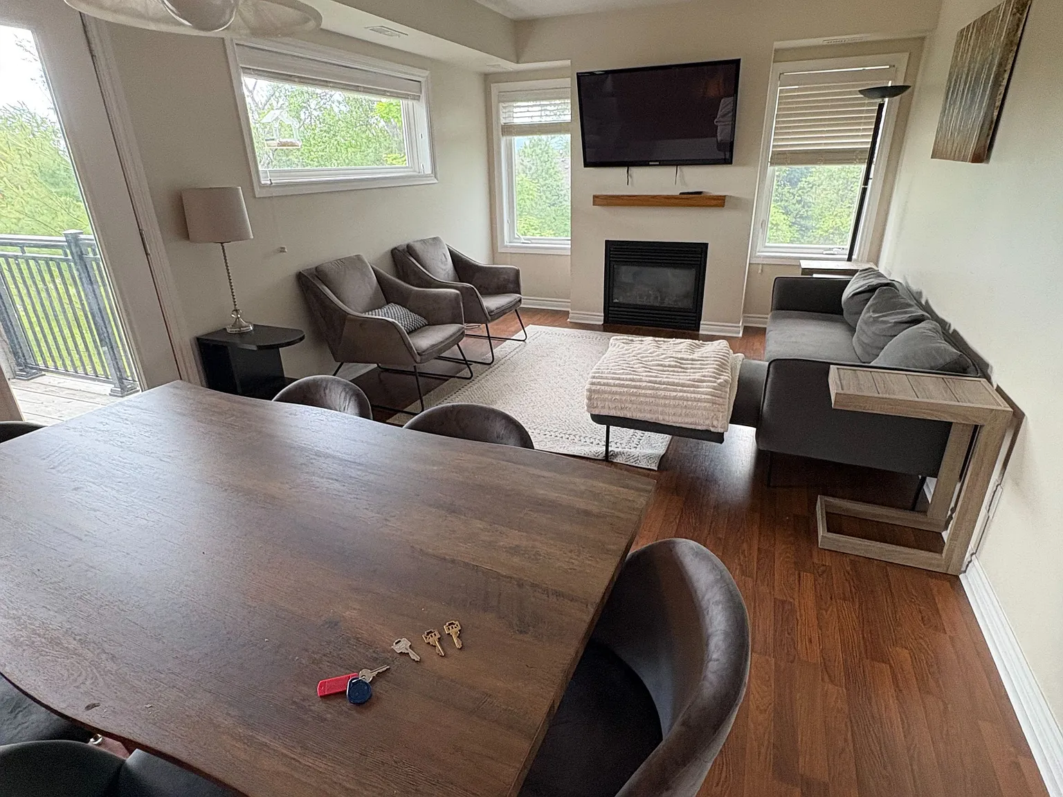 3 bed, $2,500 — Photo 2
