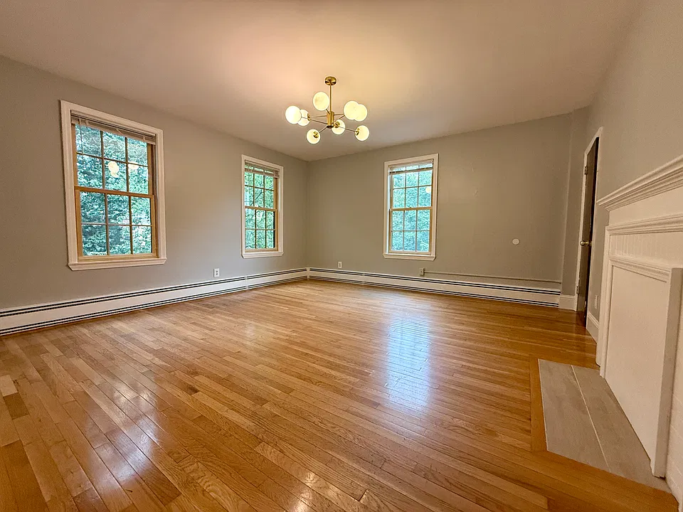 350 Benefit St #3