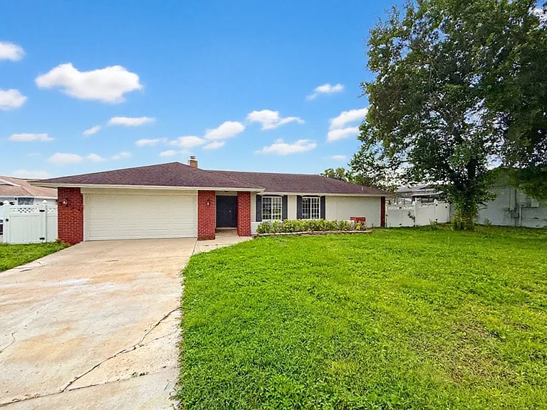8221 Granada Blvd — Photo 1