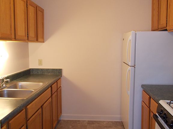 5th image of 8040 S Wildwood Dr #104