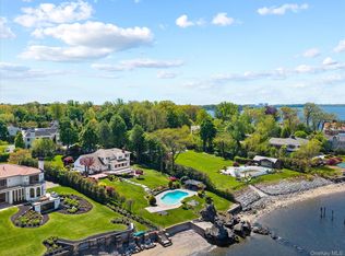 24 Cricket Ln, Great Neck, NY 11024