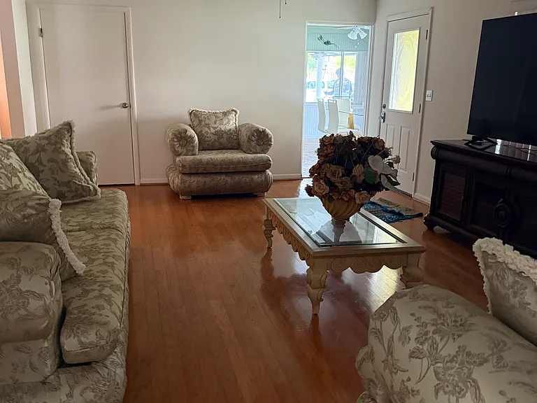 10 Massachusetts Ave — Photo 9