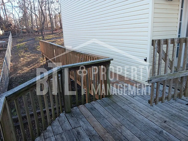 144 Earllbrook Ln — Photo 8