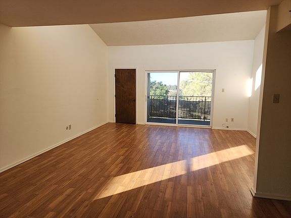 3rd image of 1823 Dartmouth Dr NE APT 302