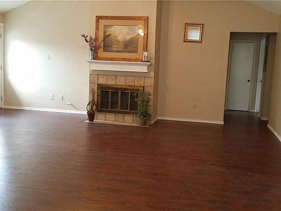 2nd image of 3105 Fairwood Dr