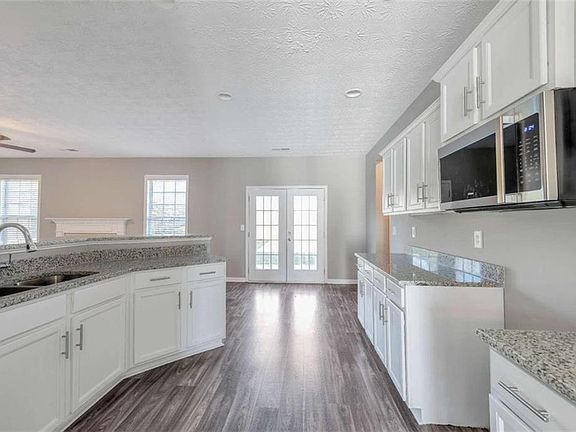 5th image of 214 Greenland Dr