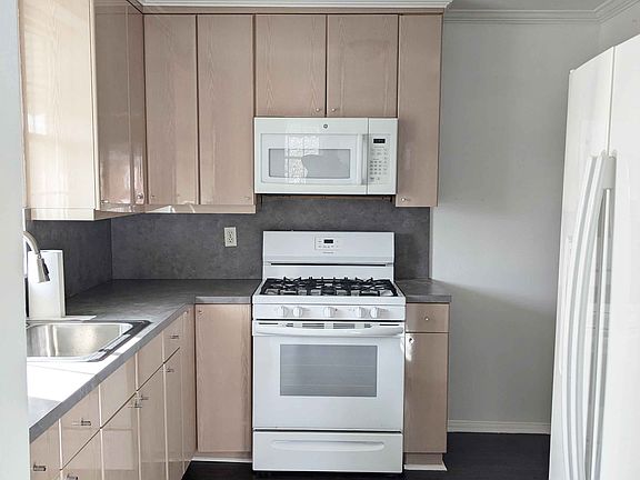 5th image of 1288 Mace Ave Floor 2