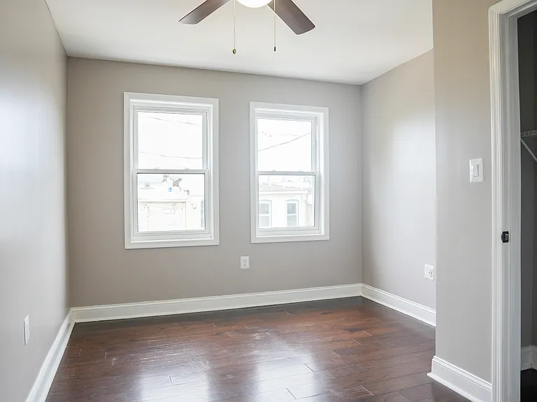 1733 E Oliver St — Photo 22